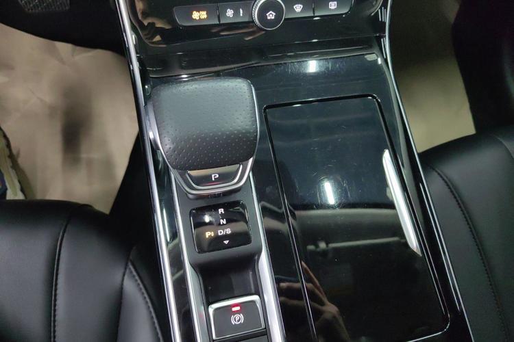 Used Roewe RX5 MAX 2021 Supreme Series 400TGI Automatic Luxury Cabin Edition Gear Lever