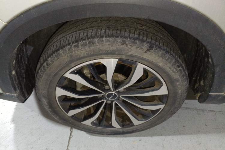 Used Roewe RX5 MAX 2021 Supreme Series 300TGI Automatic Luxury Cabin Edition Left Front Wheel Hub