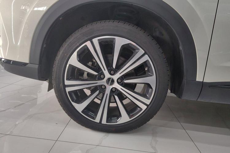 Used Roewe RX5 MAX 2021 Supreme Series 400TGI Automatic Luxury Cabin Edition Left Front Wheel Hub