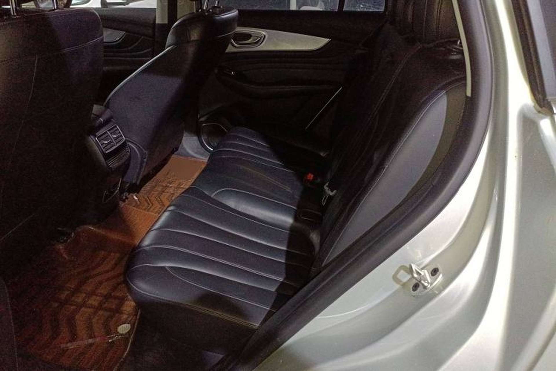 Used Roewe RX5 MAX 2021 Supreme Series 300TGI Automatic Luxury Cabin Edition Left Rear Seat