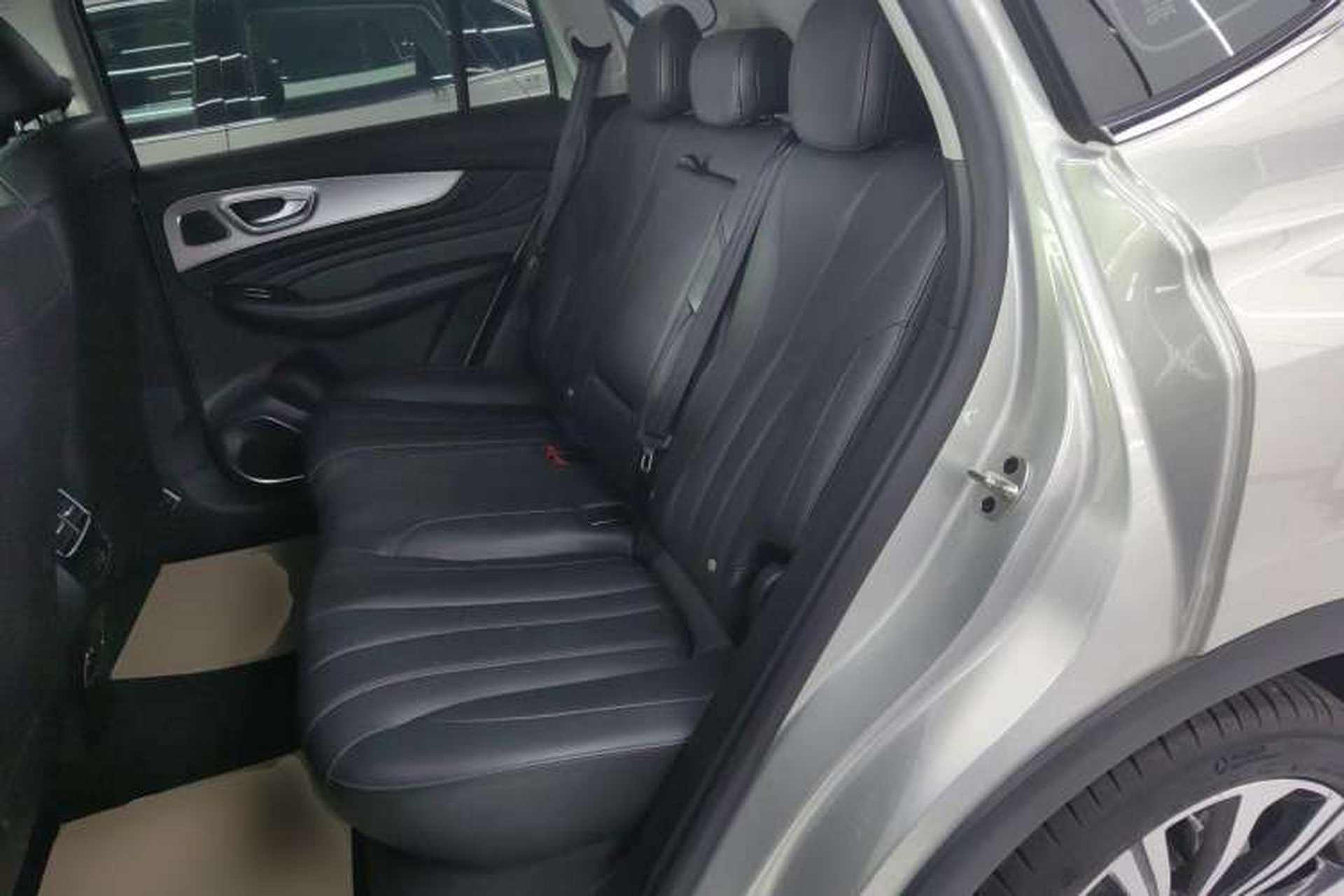 Used Roewe RX5 MAX 2021 Supreme Series 400TGI Automatic Luxury Cabin Edition Left Rear Seat