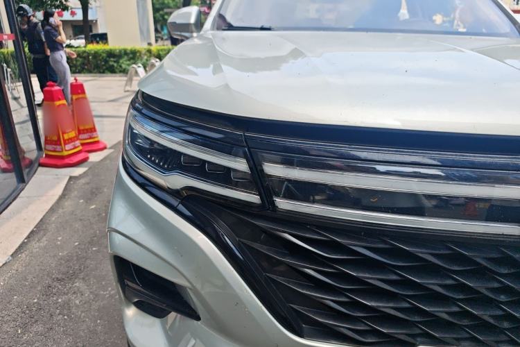 Used Roewe RX5 MAX 2021 Supreme Series 300TGI Automatic Smart Cabin Prestige Edition Right Front Headlight