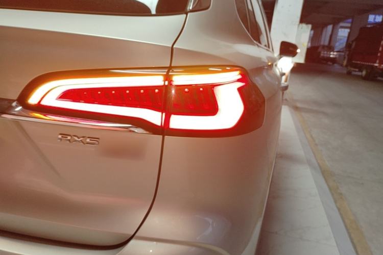Used Roewe RX5 MAX 2021 Supreme Series 400TGI Automatic Luxury Cabin Edition Right Rear Taillight