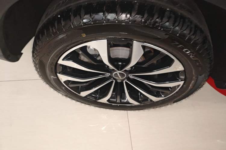 Used Roewe RX5 MAX 2021 Supreme Series 300TGI Automatic Luxury Cabin Edition Right Rear Wheel Hub