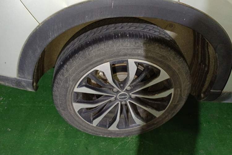 Used Roewe RX5 MAX 2021 Supreme Series 300TGI Automatic Luxury Cabin Edition Right Rear Wheel Hub