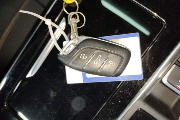 Used Roewe RX5 MAX 2021 Supreme Series 400TGI Automatic Luxury Cabin Edition Vehicle Key