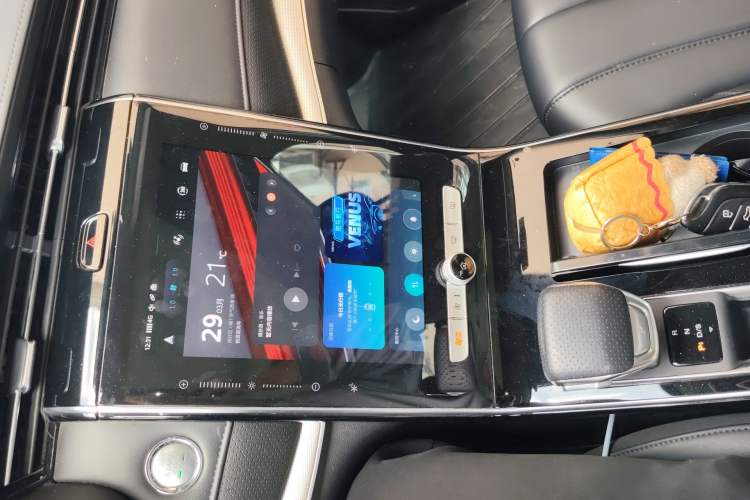 Used Roewe RX5 MAX 2021 Supreme Series 400TGI Automatic Smart Cabin Prestige Edition Audio And AC Panel