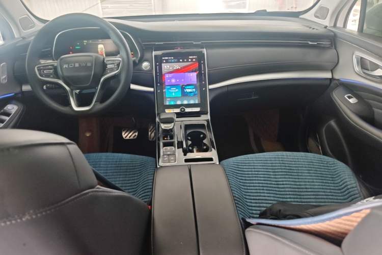 Used Roewe RX5 MAX 2021 Supreme Series 400TGI Automatic Smart Cabin Prestige Edition Center Console