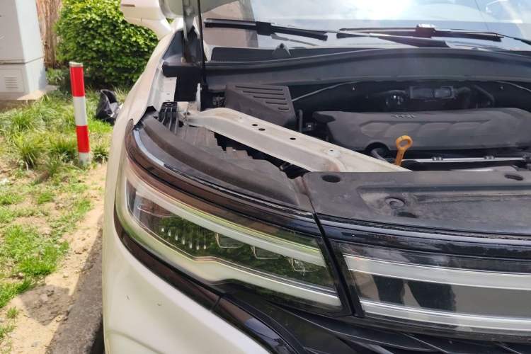 Used Roewe RX5 MAX 2021 Supreme Series 400TGI Automatic Smart Cabin Prestige Edition Engine Bay Right