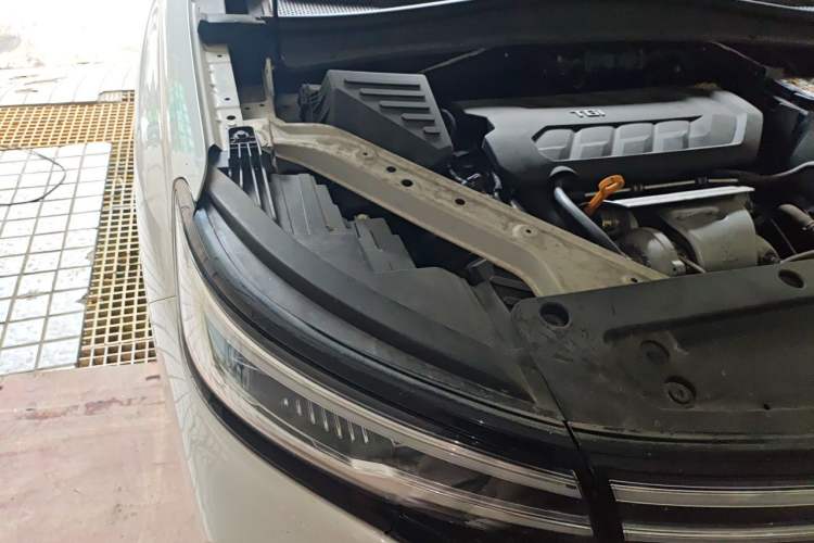 Used Roewe RX5 MAX 2021 Supreme Series 400TGI Automatic Luxury Cabin Edition Engine Bay Right
