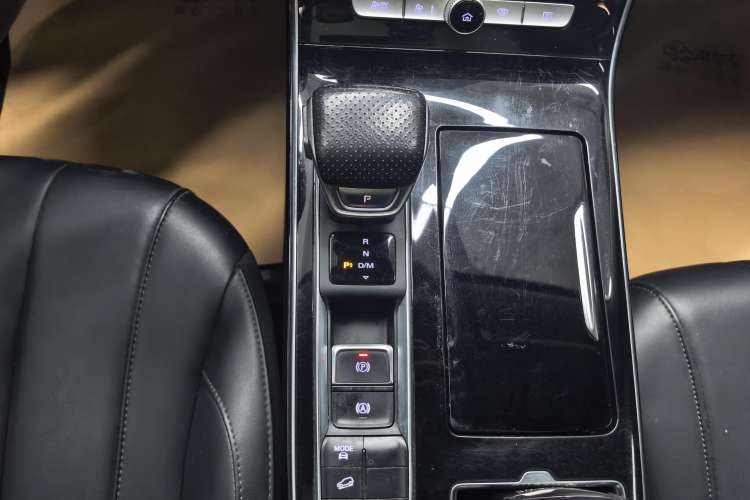 Used Roewe RX5 MAX 2021 Supreme Series 300TGI Automatic Smart Cabin Edition Gear Lever