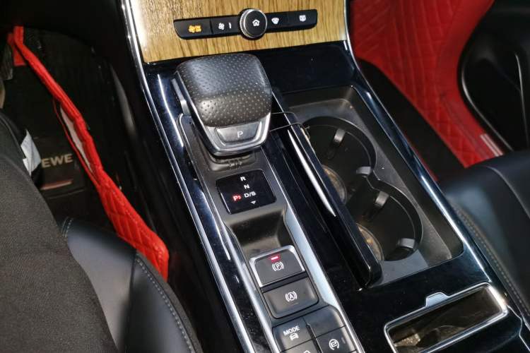 Used Roewe RX5 MAX 2021 Supreme Series 400TGI Automatic Luxury Cabin Edition Gear Lever