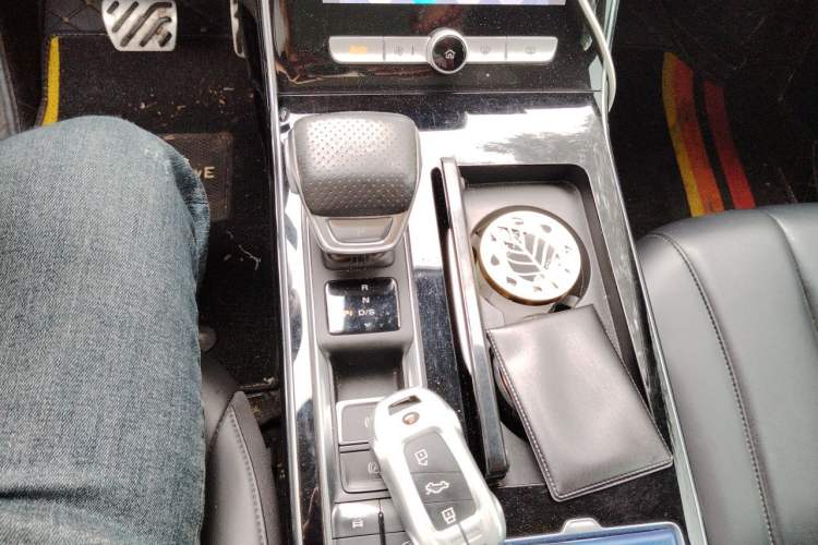 Used Roewe RX5 MAX 2021 Supreme Series 400TGI Automatic Smart Cabin Prestige Edition Gear Lever
