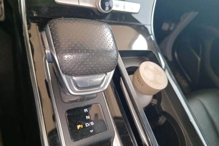 Used Roewe RX5 MAX 2021 Supreme Series 400TGI Automatic Smart Cabin Prestige Edition Gear Lever