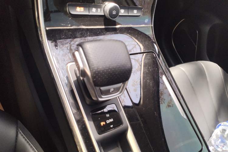 Used Roewe RX5 MAX 2021 Supreme Series 300TGI Automatic Luxury Cabin Edition Gear Lever