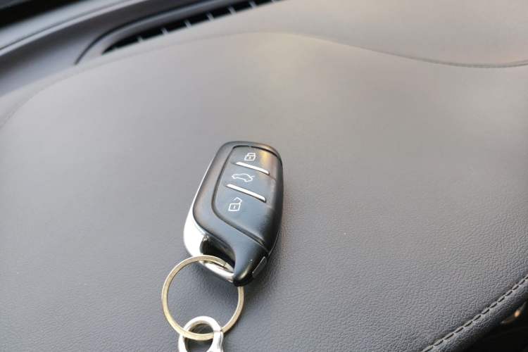 Used Roewe RX5 MAX 2021 Supreme Series 300TGI Automatic Luxury Cabin Edition Interior 1