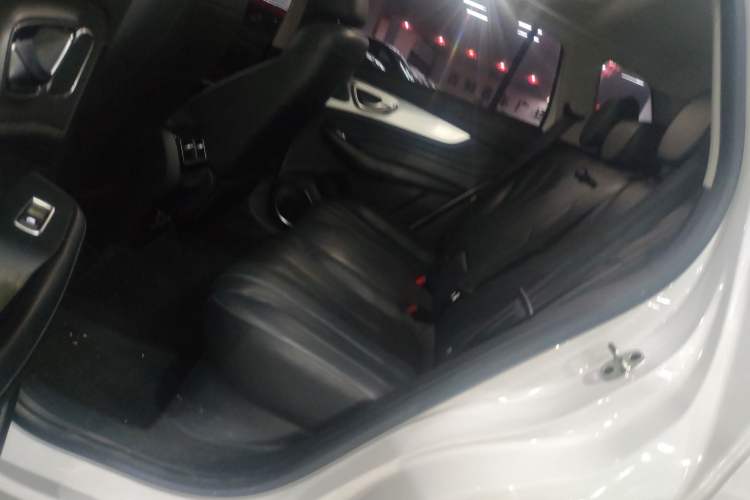 Used Roewe RX5 MAX 2021 Supreme Series 400TGI Automatic Luxury Cabin Edition Interior 4