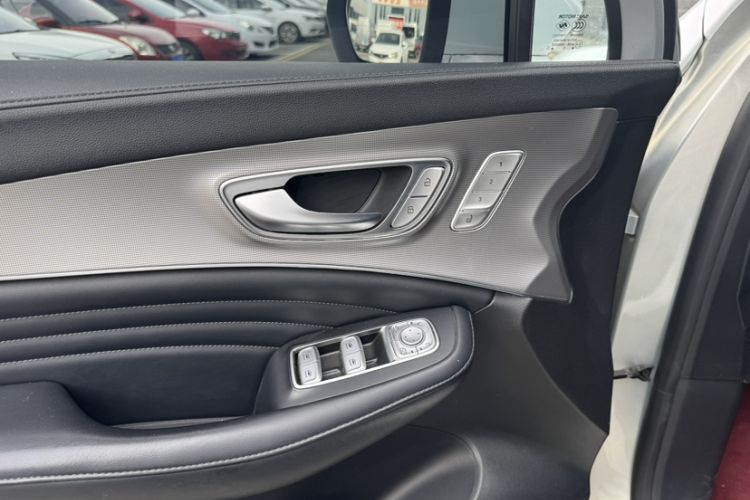 Used Roewe RX5 MAX 2021 Supreme Series 400TGI Automatic Smart Cabin Prestige Edition Interior 5