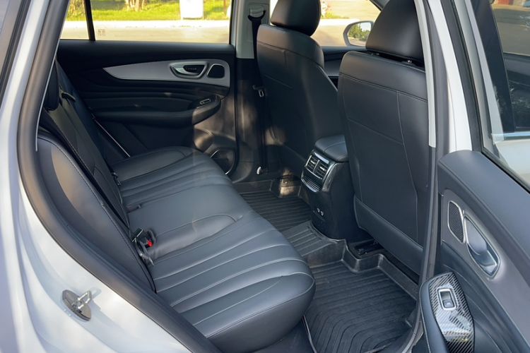 Used Roewe RX5 MAX 2021 Supreme Series 300TGI Automatic Luxury Cabin Edition Interior 7