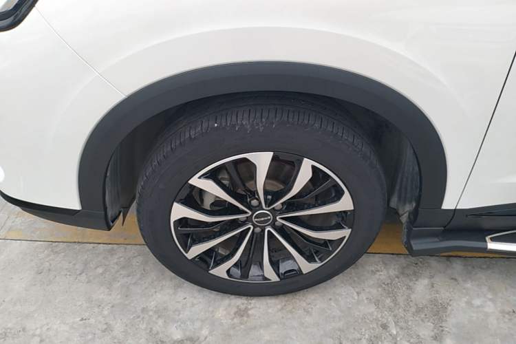 Used Roewe RX5 MAX 2021 Supreme Series 300TGI Automatic Luxury Cabin Edition Left Front Wheel Hub