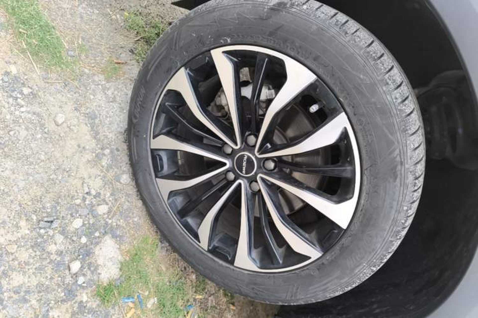 Used Roewe RX5 MAX 2021 Supreme Series 300TGI Automatic Luxury Cabin Edition Left Front Wheel Hub