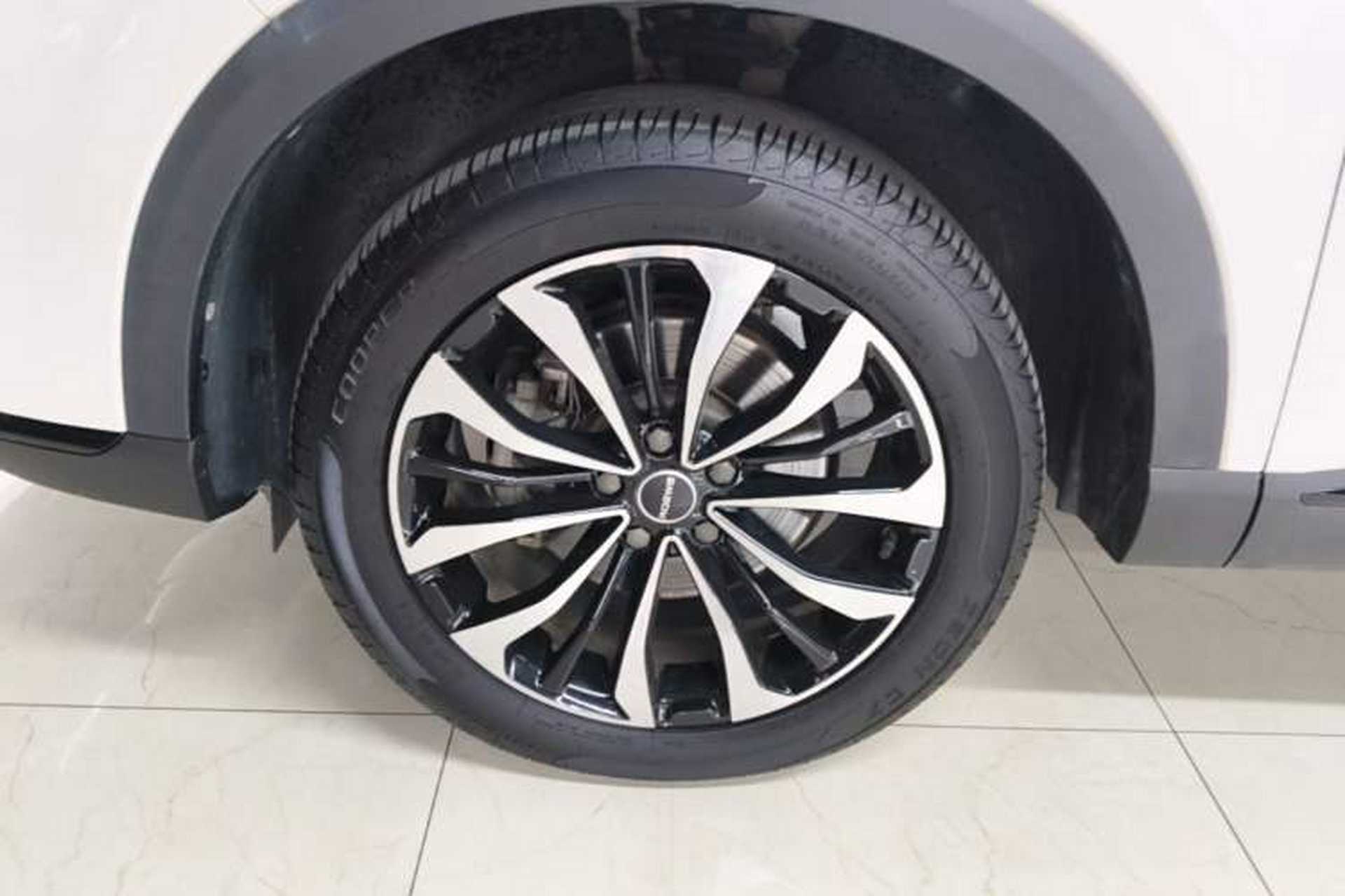 Used Roewe RX5 MAX 2021 Supreme Series 300TGI Automatic Luxury Cabin Edition Left Front Wheel Hub
