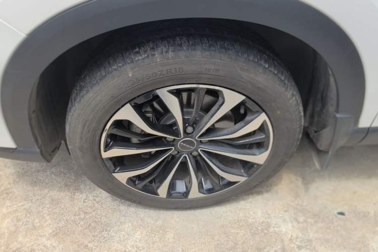 Used Roewe RX5 MAX 2021 Supreme Series 300TGI Automatic Smart Cabin Edition Left Front Wheel Hub