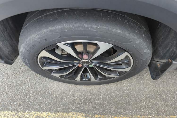 Used Roewe RX5 MAX 2021 Supreme Series 300TGI Automatic Luxury Cabin Edition Left Front Wheel Hub
