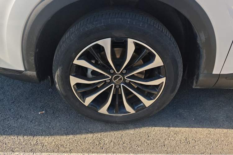 Used Roewe RX5 MAX 2021 Supreme Series 300TGI Automatic Smart Cabin Edition Left Front Wheel Hub