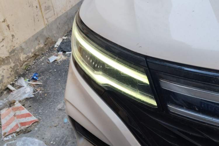 Used Roewe RX5 MAX 2021 Supreme Series 300TGI Automatic Luxury Cabin Edition Right Front Headlight