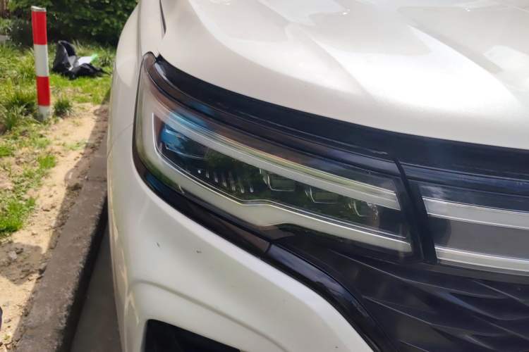 Used Roewe RX5 MAX 2021 Supreme Series 400TGI Automatic Smart Cabin Prestige Edition Right Front Headlight