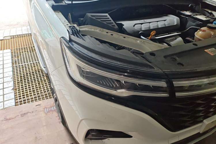 Used Roewe RX5 MAX 2021 Supreme Series 400TGI Automatic Luxury Cabin Edition Right Front Headlight