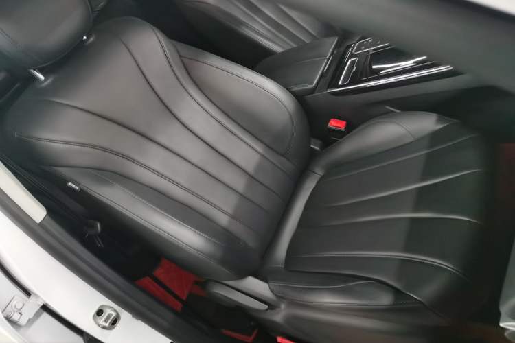 Used Roewe RX5 MAX 2021 Supreme Series 400TGI Automatic Luxury Cabin Edition Right Front Seat