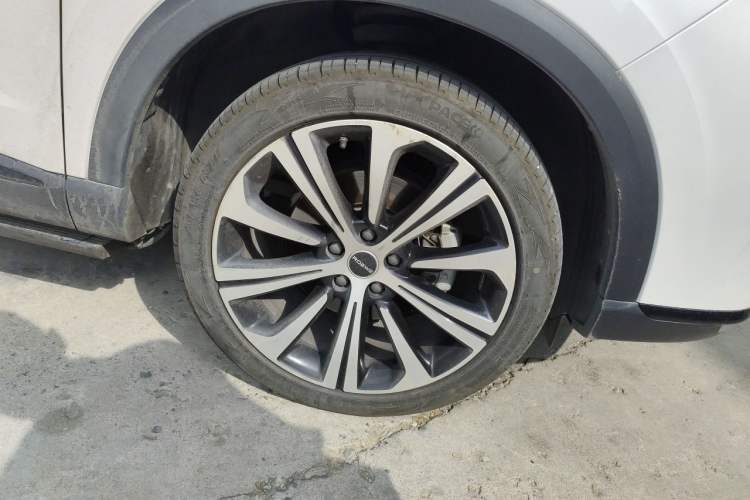 Used Roewe RX5 MAX 2021 Supreme Series 400TGI Automatic Smart Cabin Prestige Edition Right Front Wheel Hub