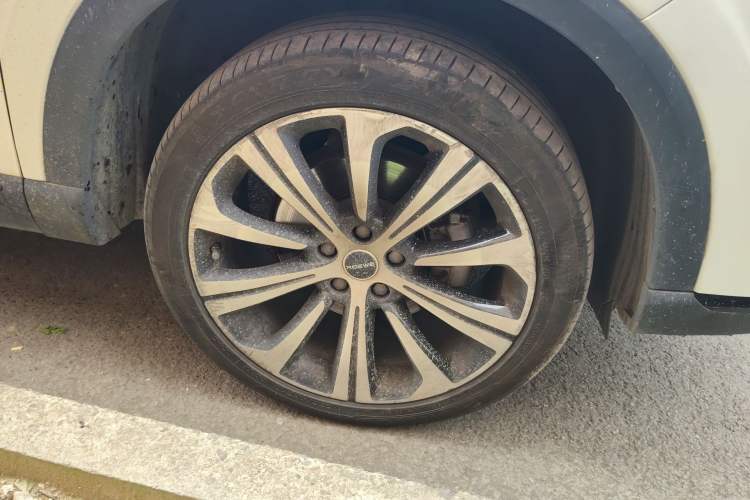 Used Roewe RX5 MAX 2021 Supreme Series 400TGI Automatic Smart Cabin Prestige Edition Right Front Wheel Hub