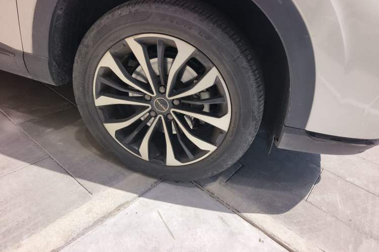 Used Roewe RX5 MAX 2021 Supreme Series 300TGI Automatic Luxury Cabin Edition Right Front Wheel Hub
