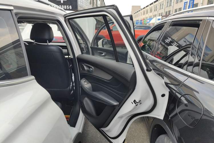 Used Roewe RX5 MAX 2021 Supreme Series 300TGI Automatic Luxury Cabin Edition Right Rear Door Interior