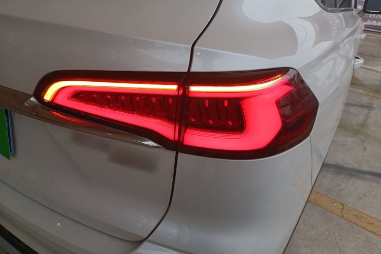 Used Roewe RX5 MAX 2021 Supreme Series 400TGI Automatic Smart Cabin Prestige Edition Right Rear Taillight