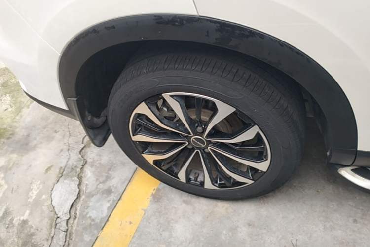 Used Roewe RX5 MAX 2021 Supreme Series 300TGI Automatic Luxury Cabin Edition Right Rear Wheel Hub