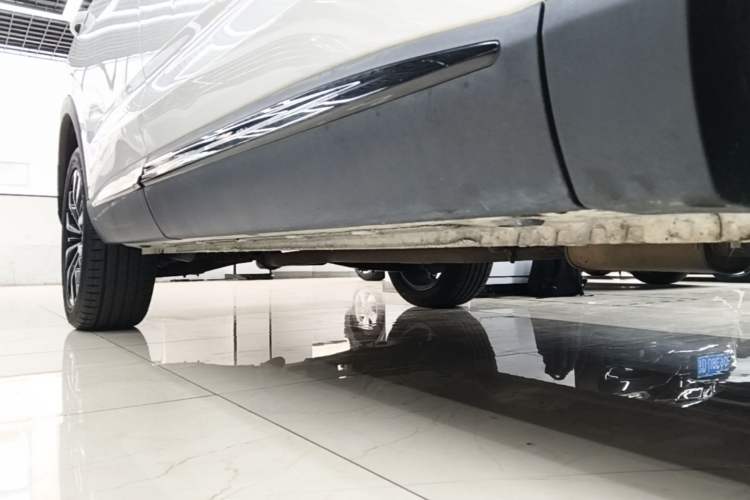 Used Roewe RX5 MAX 2021 Supreme Series 300TGI Automatic Luxury Cabin Edition Right Side Sill