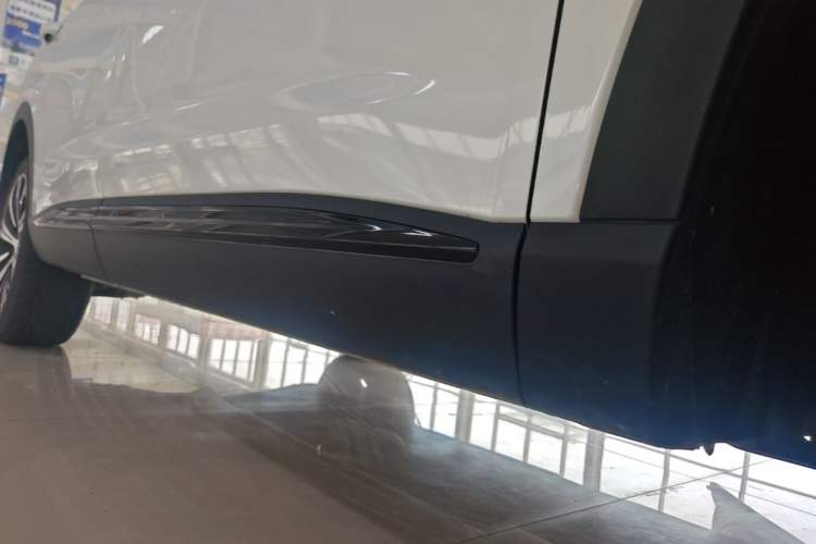 Used Roewe RX5 MAX 2021 Supreme Series 400TGI Automatic Smart Cabin Prestige Edition Right Side Sill