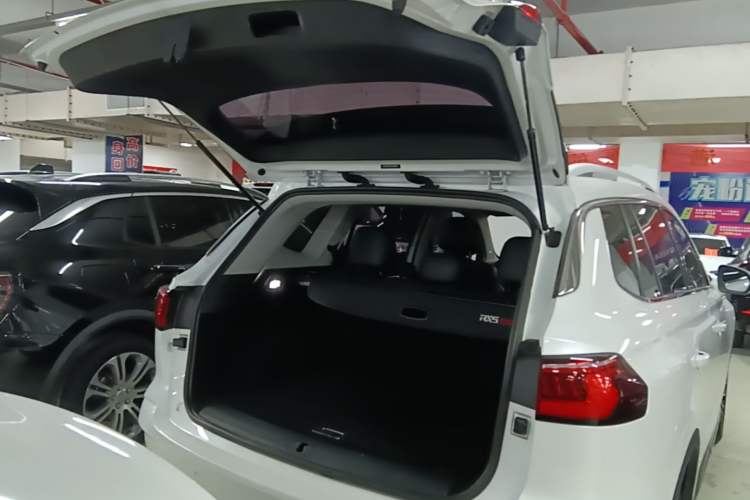 Used Roewe RX5 MAX 2021 Supreme Series 300TGI Automatic Luxury Cabin Edition Trunk