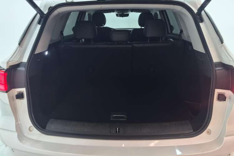 Used Roewe RX5 MAX 2021 Supreme Series 300TGI Automatic Smart Cabin Edition Trunk