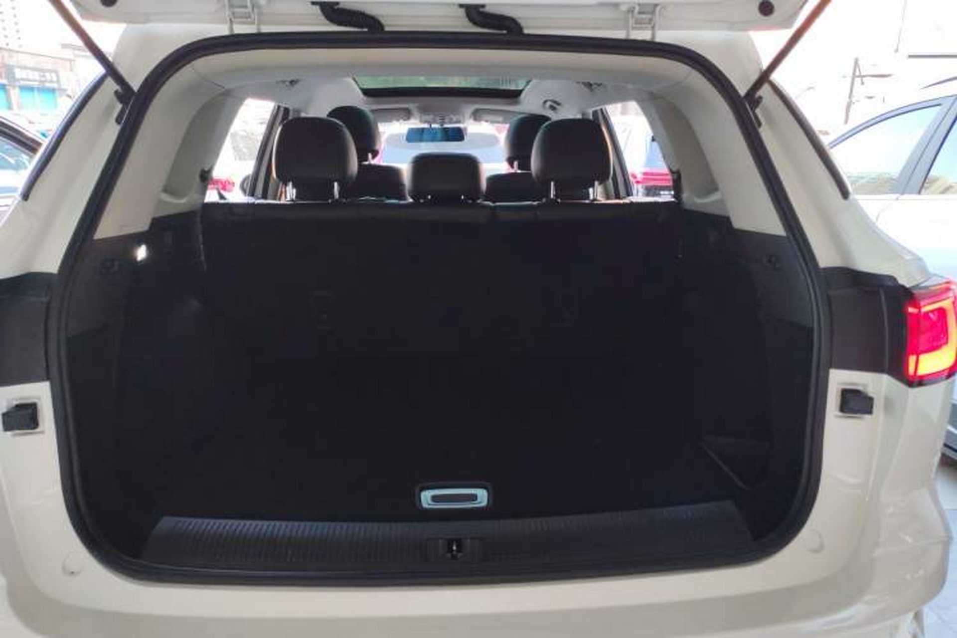 Used Roewe RX5 MAX 2021 Supreme Series 300TGI Automatic Luxury Cabin Edition Trunk