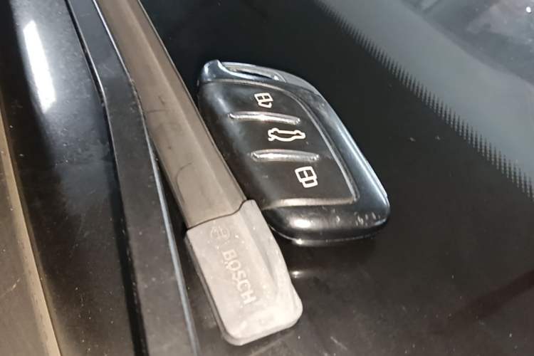 Used Roewe RX5 MAX 2021 Supreme Series 300TGI Automatic Luxury Cabin Edition Vehicle Key