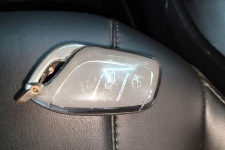 Used Roewe RX5 MAX 2021 Supreme Series 300TGI Automatic Luxury Cabin Edition Vehicle Key