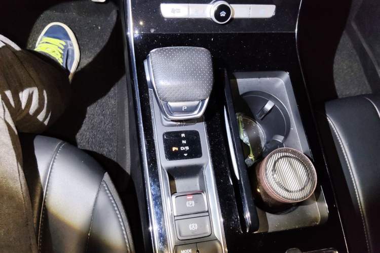 Used Roewe RX5 MAX 2021 Supreme Series 400TGI Automatic Smart Cabin Prestige Edition Gear Lever