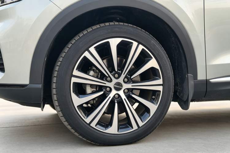 Used Roewe RX5 MAX 2021 Supreme Series 400TGI Automatic Smart Cabin Prestige Edition Left Front Wheel Hub