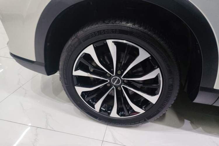 Used Roewe RX5 MAX 2021 Supreme Series 300TGI Automatic Luxury Cabin Edition Left Front Wheel Hub
