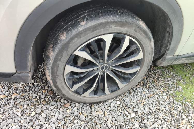 Used Roewe RX5 MAX 2021 Supreme Series 300TGI Automatic Luxury Cabin Edition Left Front Wheel Hub